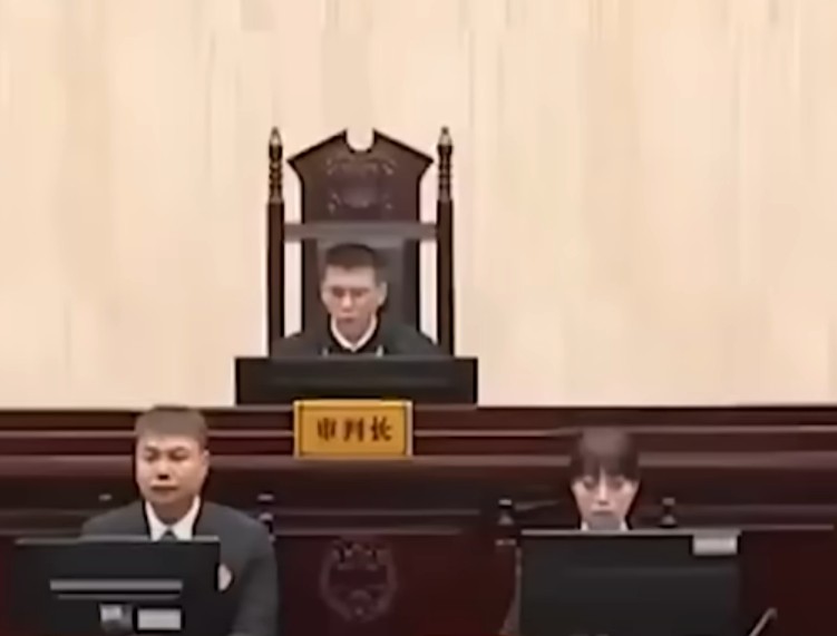 O julgamento, realizado em Wenzhou, resultou na maior condenação coletiva contra esse grupo. Atualmente, diversos países ainda aplicam a pena de morte - ainda que com possível reversão em casos de bom comportamento.