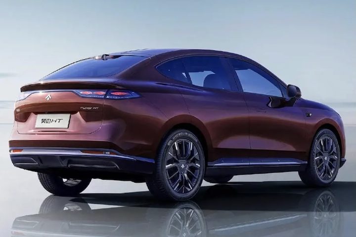 A GAC produz os carros elétricos das submarcas Aion e Hyptec e faz um amplo uso de automação e inteligência artificial em suas linhas de montagem.