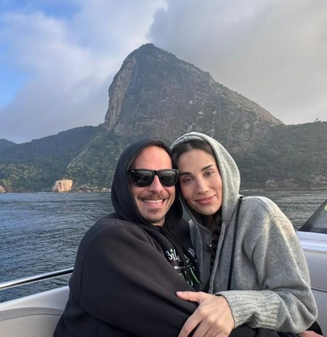 Myra namora com o ator Fabrizio Gorziza, com quem trabalhou em 