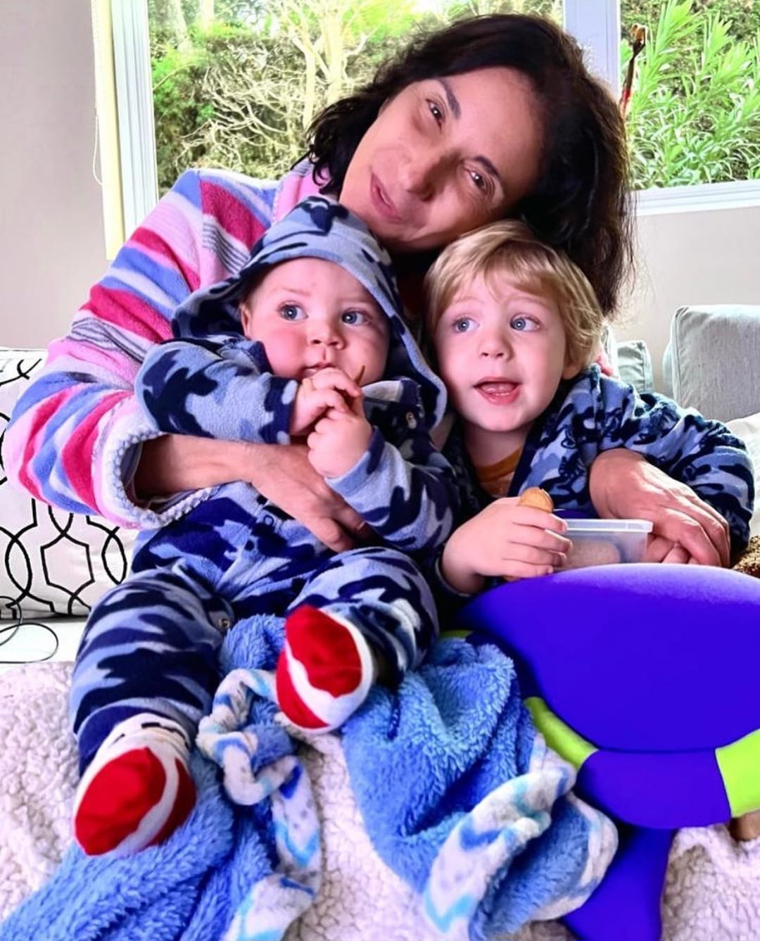 Zizi tem uma relação próxima com os seus netos, Lucca e Matteo, filhos de Luíza com o diretor Cris Gomes. 

