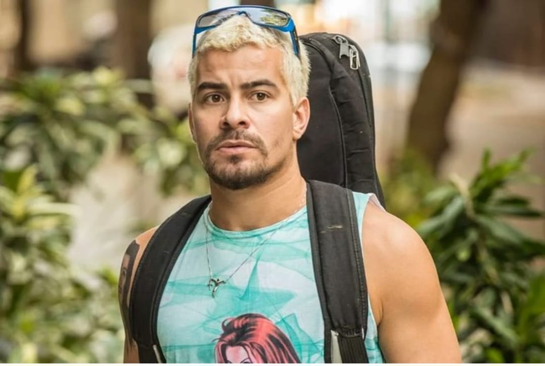 Mas foi nas novelas que Thiago Martins alcançou a fama. Na televisão, construiu uma carreira sólida, alternando papéis em diferentes produções e mostrando versatilidade ao interpretar desde jovens com conflitos pessoais até protagonistas românticos.
