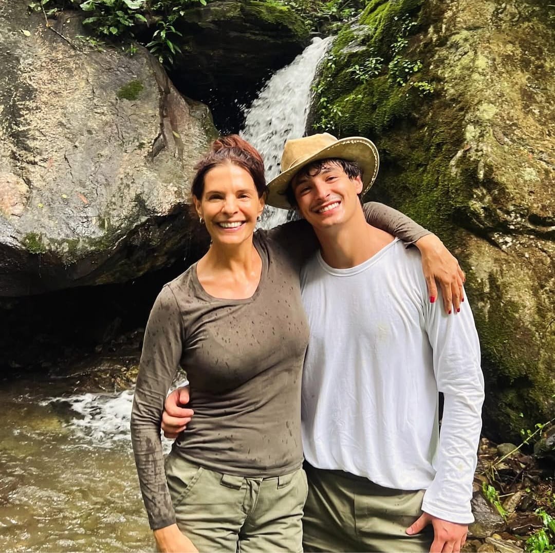 Quanto à vida pessoal, Helena foi casada com Ricardo Waddington entre 1994 e 2004, e juntos tiveram um filho, Pedro, nascido em 1999.