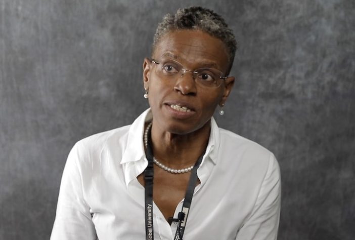 Ijeoma Uchegbu mulher viveu em abrigo para moradores de rua e se tornou uma cientista prestigiada - Reprodução/YouTube