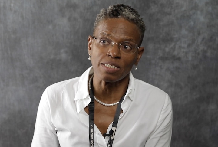 Mais tarde, casou-se, teve três filhas e completou um mestrado. Porém, enfrentou um casamento infeliz e viu suas possibilidades profissionais limitadas pelas condições locais.