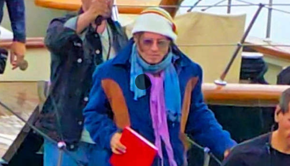 Já Depp foi visto recentemente na Espanha, filmando 