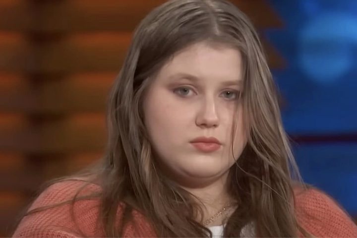 Julia foi detida no dia 19 de fevereiro de 2025, logo após desembarcar no Reino Unido.