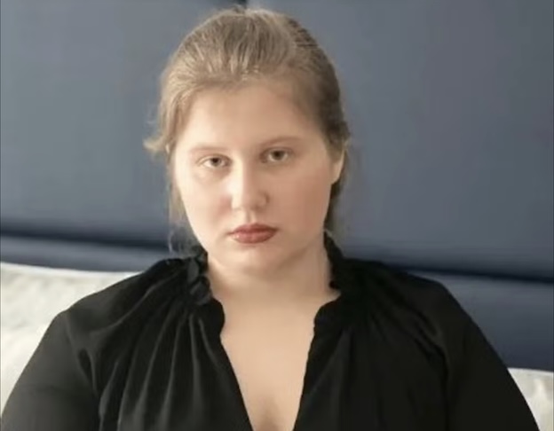 Julia Wandelt, também chamada de Julia Wendell ou Julia Faustyna, está sendo julgada ao lado de Karen Spragg, de 61 anos.