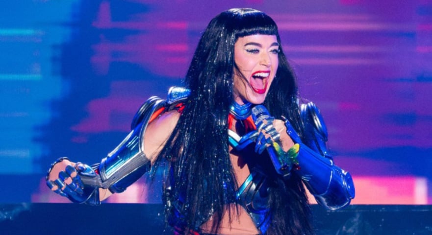 Katy Perry surpreende fãs: ‘Não estou mais solteira’