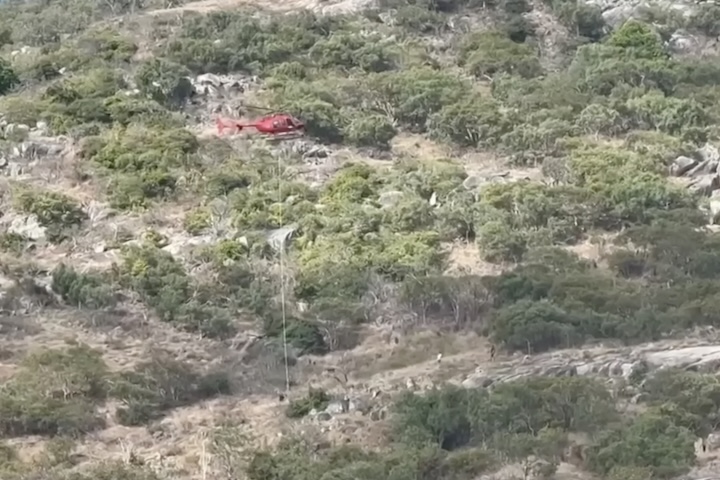 Após buscas noturnas com lanternas e helicóptero, o corpo da mulher foi encontrado na manhã seguinte, em 26 de outubro.