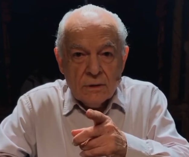 Othon Bastos, aos 92 anos, celebra trajetória e reflete sobre o “fim” de sua geração