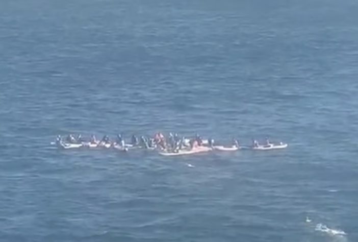 Praticantes de stand-up paddle são surpreendidos por ventania e precisam ser resgatados no Leme – Reprodução/Redes Sociais