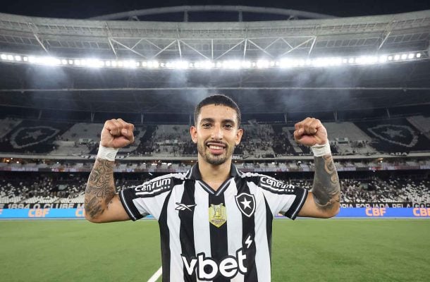 Santi Rodríguez celebra evolução com a camisa do Botafogo: “Muito mais confiança”