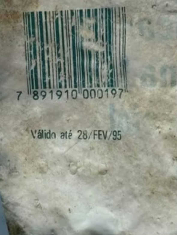 O plástico flutuante já abriga um pequeno ecossistema com mexilhões, cracas e algas. As informações são da TV Globo. Moscatelli destacou que o caso simboliza décadas de descuido ambiental e reforçou a importância do descarte correto do lixo como responsabilidade individual.