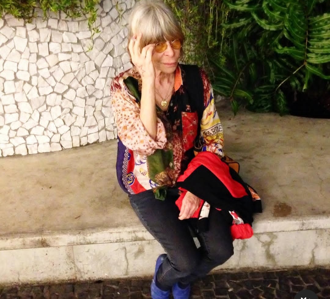 Ele também disse que, quando morrer, deseja ser cremado para ter suas cinzas depositadas na mesma urna da cantora. 