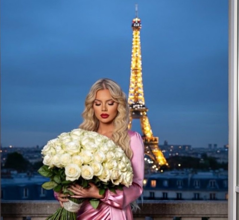 Durante o evento, aliás, Thalita posou com ícones como Mestre Ciça, Bellinha Delfim e Macharethe. O encontro celebrou a união entre artistas da folia e encantou os convidados. A Unidos do Viradouro também participou, reforçando o clima festivo e inspirador da ocasião.