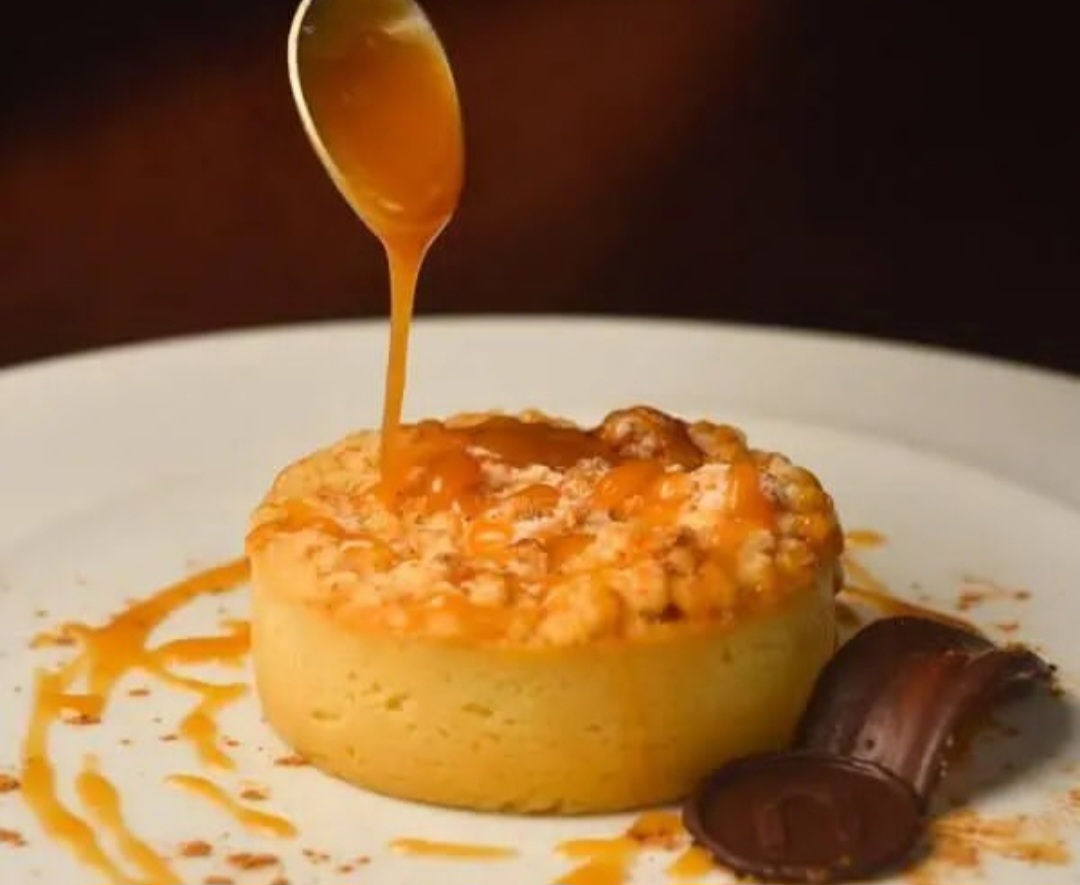 No Instagram, a direção do  “Nido Ristorante” postou até a sobremesa que foi pedida e degustada pelo cantor britânico: a sbriciolata di Mele, uma torta de maçã com creme de caramelo salgado e especiarias.