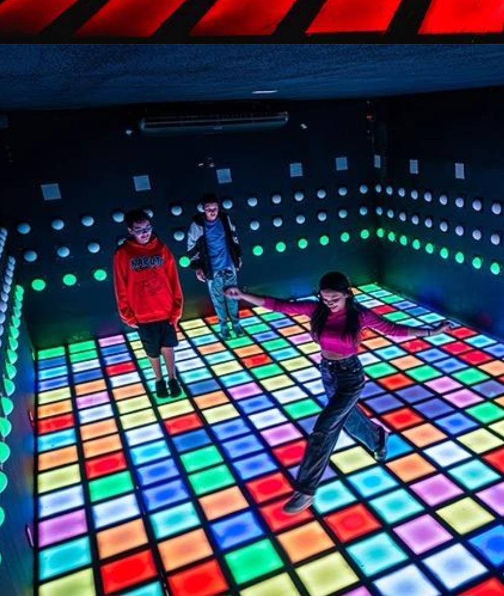 AlÃ©m de funcionar como ponto de encontro para apaixonados por esse universo, o clube tambÃ©m aluga mÃ¡quinas para eventos, mantendo vivas a cultura e a tradiÃ§Ã£o que marcaram geraÃ§Ãµes de jogadores.
