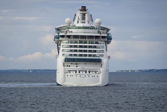 Serenade of the Seas, da Royal Caribbean – Wikimedia Commons/Pjotr Mahhonin