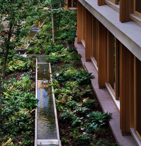 Curiosamente, o Appleby Blue foi erguido no local onde antes existia uma antiga e abandonada casa de repouso. 