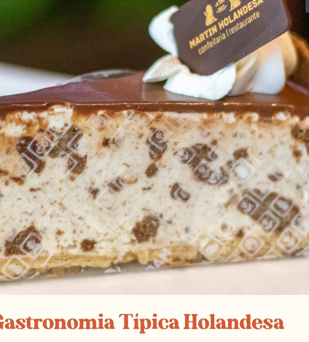 A Expoflora também é famosa por sua gastronomia, que inclui doces típicos da culinária holandesa.
Entre os mais procurados estão os stroopwafels, poffertjes e tortas artesanais, que celebram as tradições de Holambra.