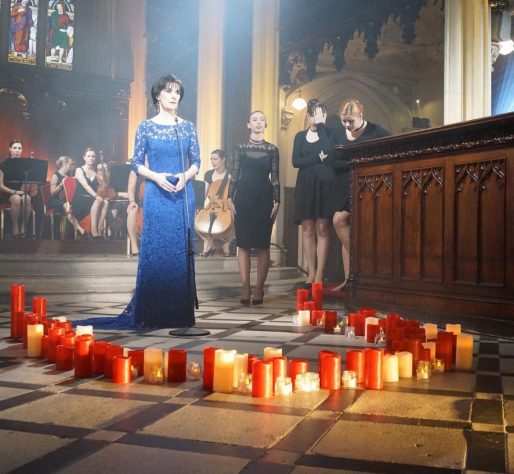 Cantora irlandesa Enya - Reprodução/@official_enya