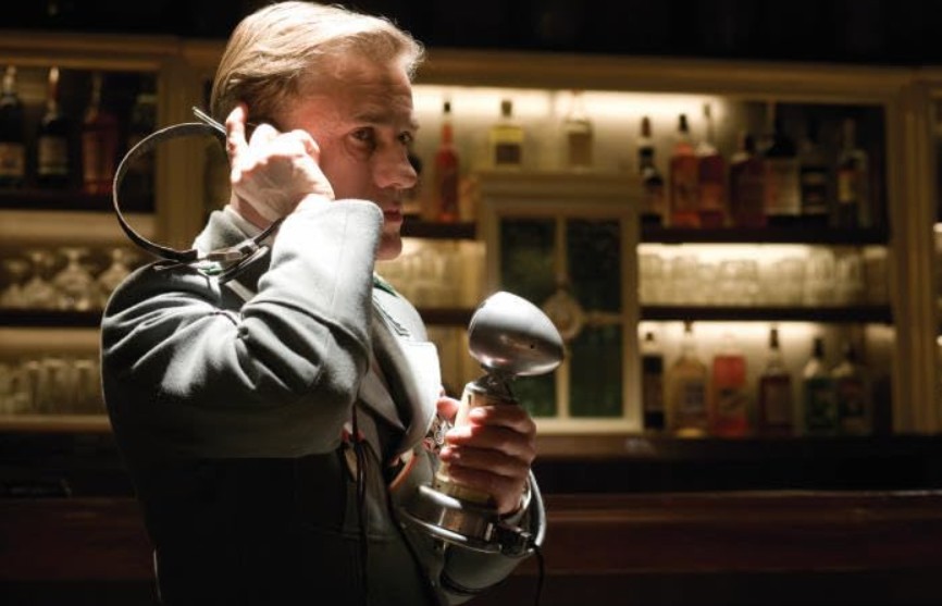 Seu papel de destaque internacional surgiu apenas em 2009, quando interpretou o coronel Hans Landa em “Bastardos Inglórios”, de Quentin Tarantino, personagem que falava várias línguas e conhecido 