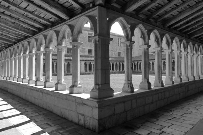 Convento, foto NEUTRA – Ben Berwers/Unsplash