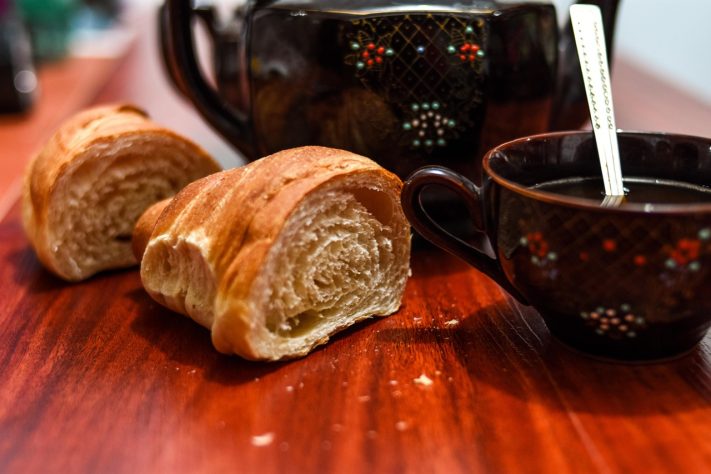 pão e chá - fernando zhiminaicela/Pixabay