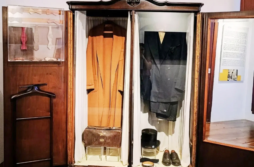 Cada museu-casa é um convite para viver a literatura de uma forma mais sensível. Ao cruzar essas portas e atravessar seus cômodos, descobrimos que a vida dos autores pulsa em cada objeto, parede e palavra. Que tal incluir então um desses destinos na sua próxima viagem?