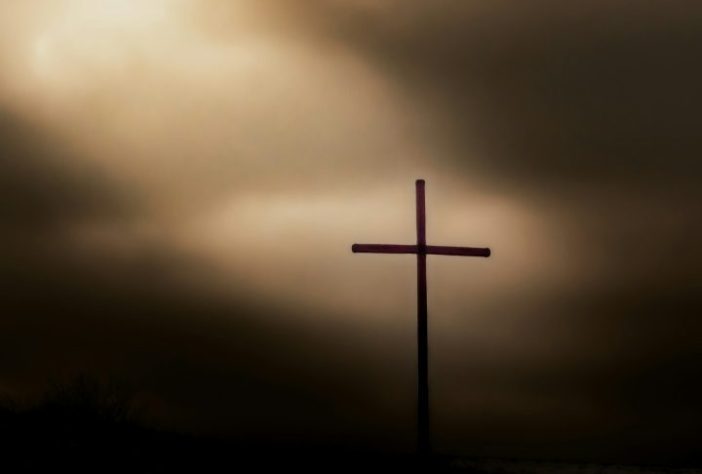 Fé cristã, cruz - Gabi Repaska/Unsplash