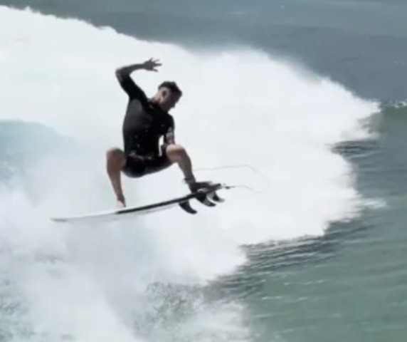 Recentemente, Ãtalo Ferreira surpreendeu ao publicar um vÃ­deo em que realiza, pela primeira vez, um 720Â° - duas voltas completas no ar - durante gravaÃ§Ã£o na piscina de ondas do Boa Vista Surf Lodge, em setembro de 2025.