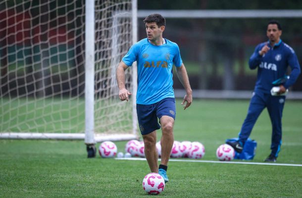 Grêmio tenta superar extensa lista de baixas para vencer o Bragantino