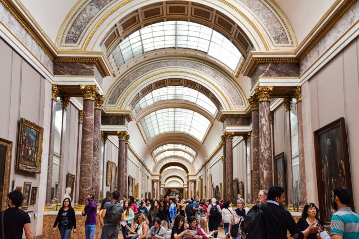 Museu do Louvre, Paris - Pexels/Una Laurencic