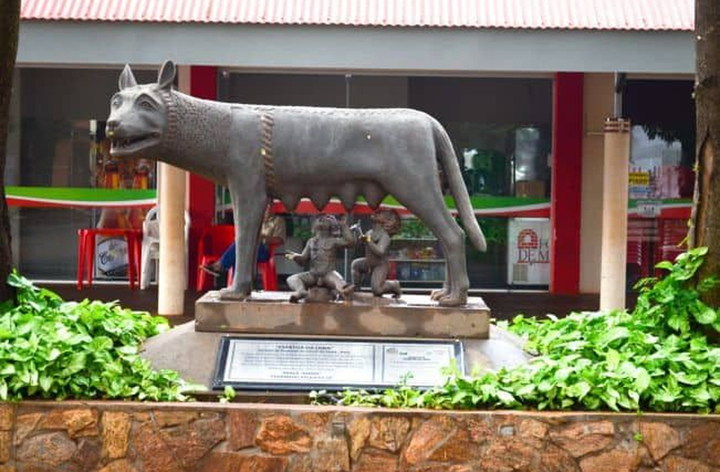 A cidade é referência nacional na preservação da memória italiana, sendo reconhecida como símbolo da imigração no Brasil.