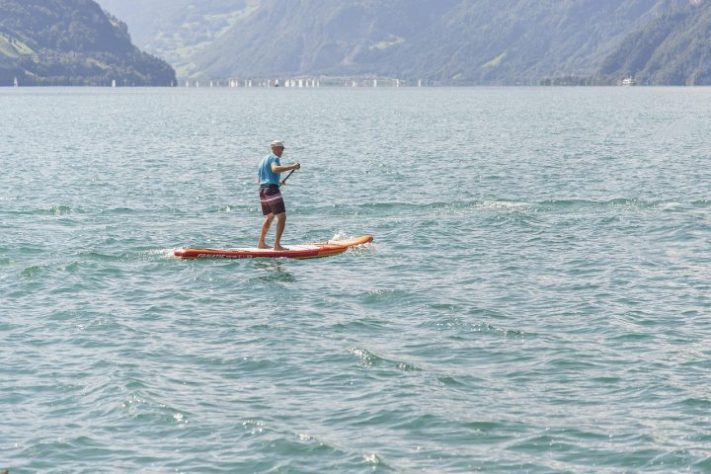 Stand up paddle – Walter Röllin/Pixabay
