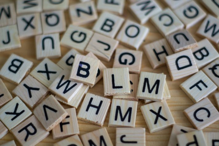 Letras - Sven Brandsma/Unsplash