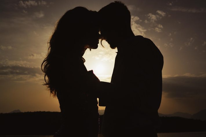 Romance/casal - Liridon Shala/Pixabay