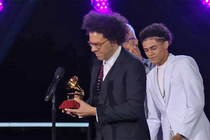 Gravado ao vivo no lendário Dizzy’s Club, no Jazz at Lincoln Center, em Nova Iorque, o álbum marcou o encerramento da turnê norte-americana do trio formado por Hamilton, Thiago “Big” Rabello, na bateria, e Salomão Soares, no teclado e Moog. 