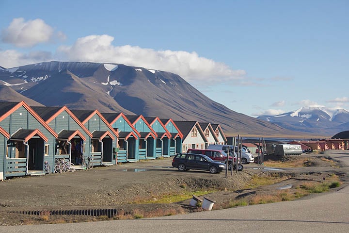 Conheça Longyearbyen, o destino na Noruega onde a morte é proibida