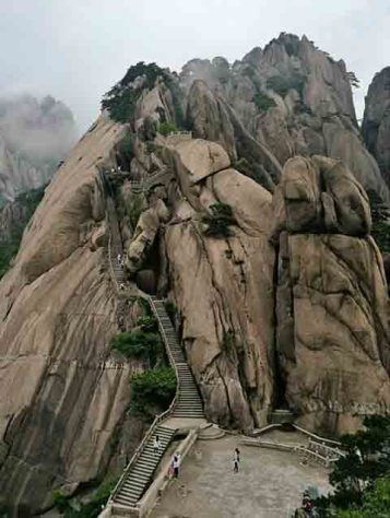 Pico Tiandu: trilha de 3.888 degraus, Huangshan, China - Reprodução de Instagram