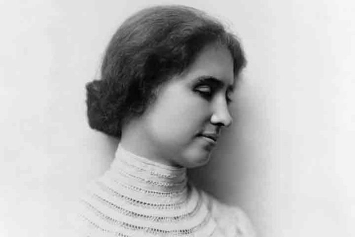 Helen Keller, a escritora surdo-cega que conquistou um bacharelado