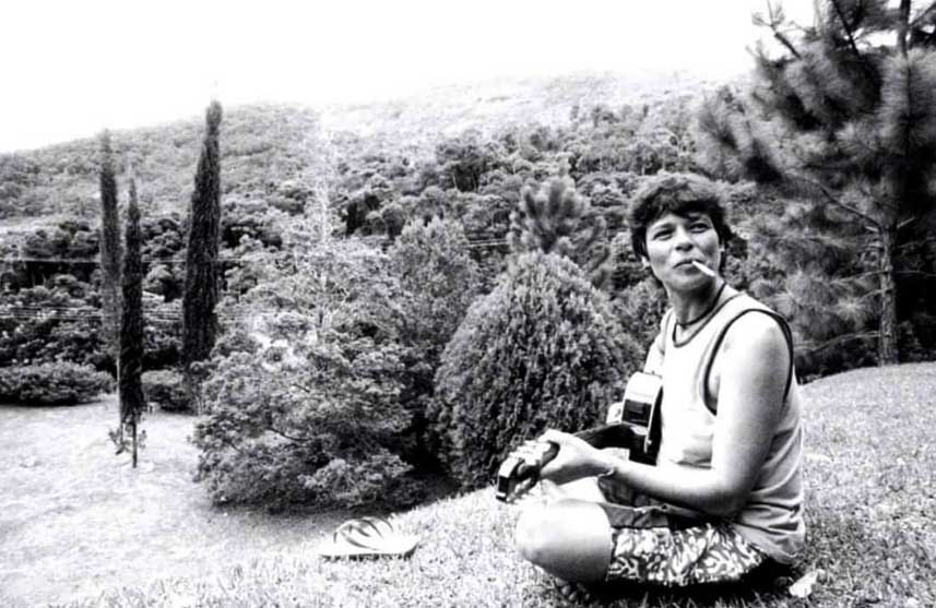 Cássia Rejane Eller nasceu no Rio de Janeiro em 10 de dezembro de 1962 e, ao longo de 39 anos de vida, construiu uma trajetória marcante na música brasileira.
