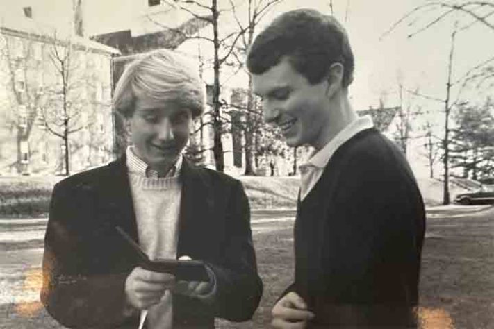 Perfil do escritor Dan Brown