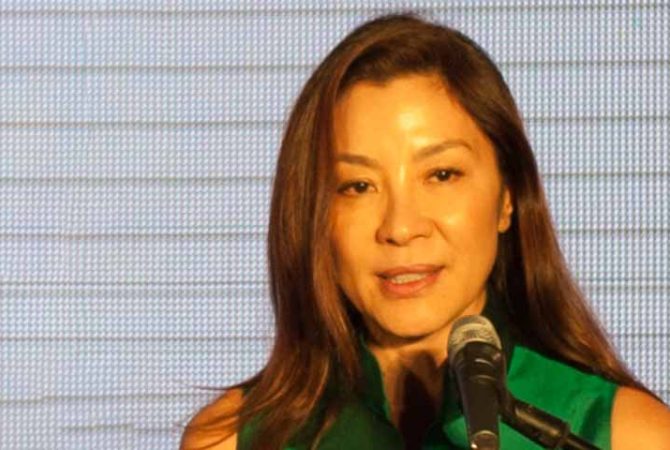 Atriz Michelle Yeoh, que conquistou o Oscar, será homenageada no Festival de Berlim