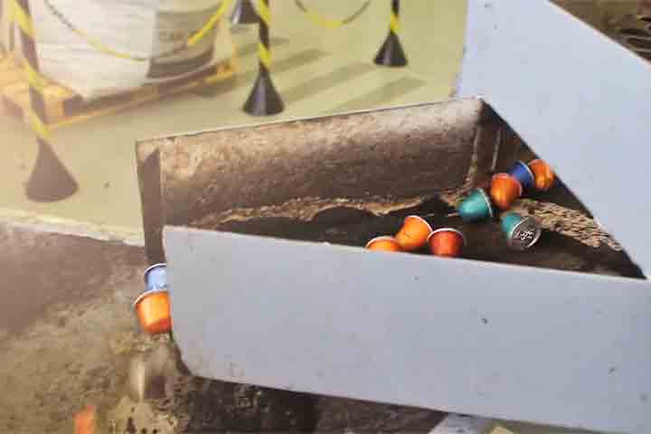 Assim, a história das cápsulas de café segue em construção: de símbolo de modernidade e praticidade a exemplo de como hábitos de consumo podem evoluir em direção a um futuro mais sustentável.