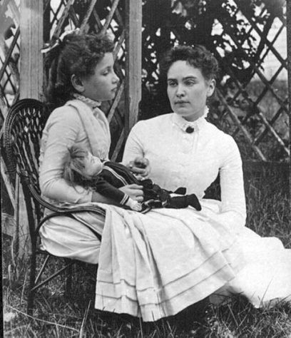 Helen Keller, a escritora surdo-cega que conquistou um bacharelado