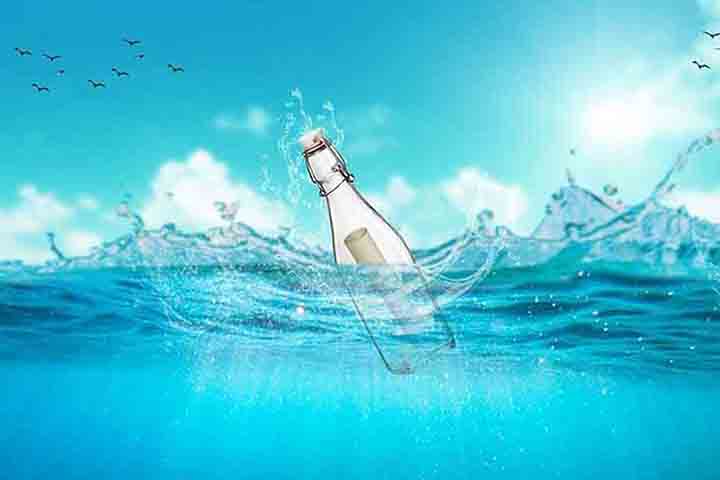 Era uma forma de enviar mensagens à distância em época em que não havia meios de comunicação para isso. As primeiras foram enviadas por cientistas oceânicos a fim de compartilhar suas descobertas. 
