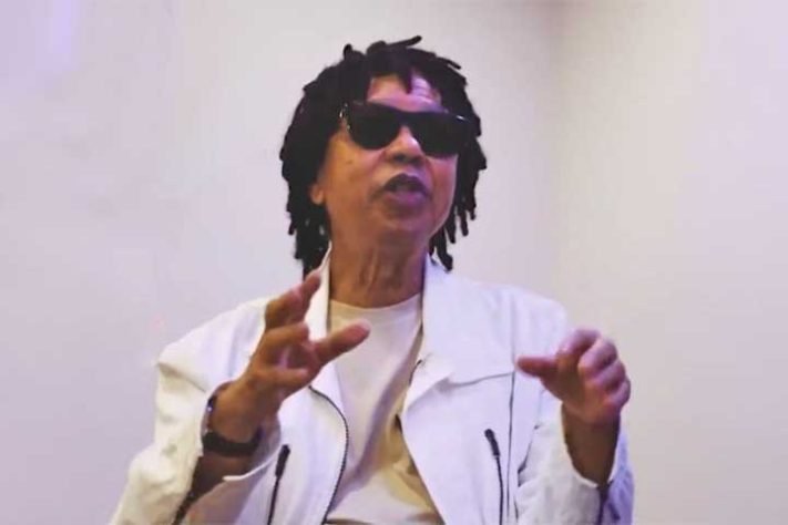 Djavan lança novo disco