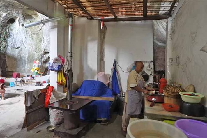 Dragon Palace (Longgong) Scenic Area, município de Anshun - Reprodução do Youtube Canal Qingyunji