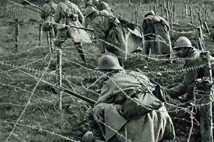 Durante a Primeira Guerra Mundial, há registros de que militares tenham se despedido de parentes por meio de cartas em garrafas antes de irem para a frente de batalha.


